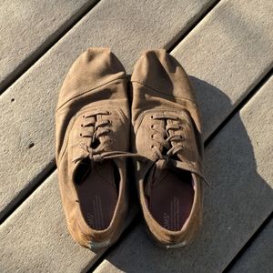Toms Shoes